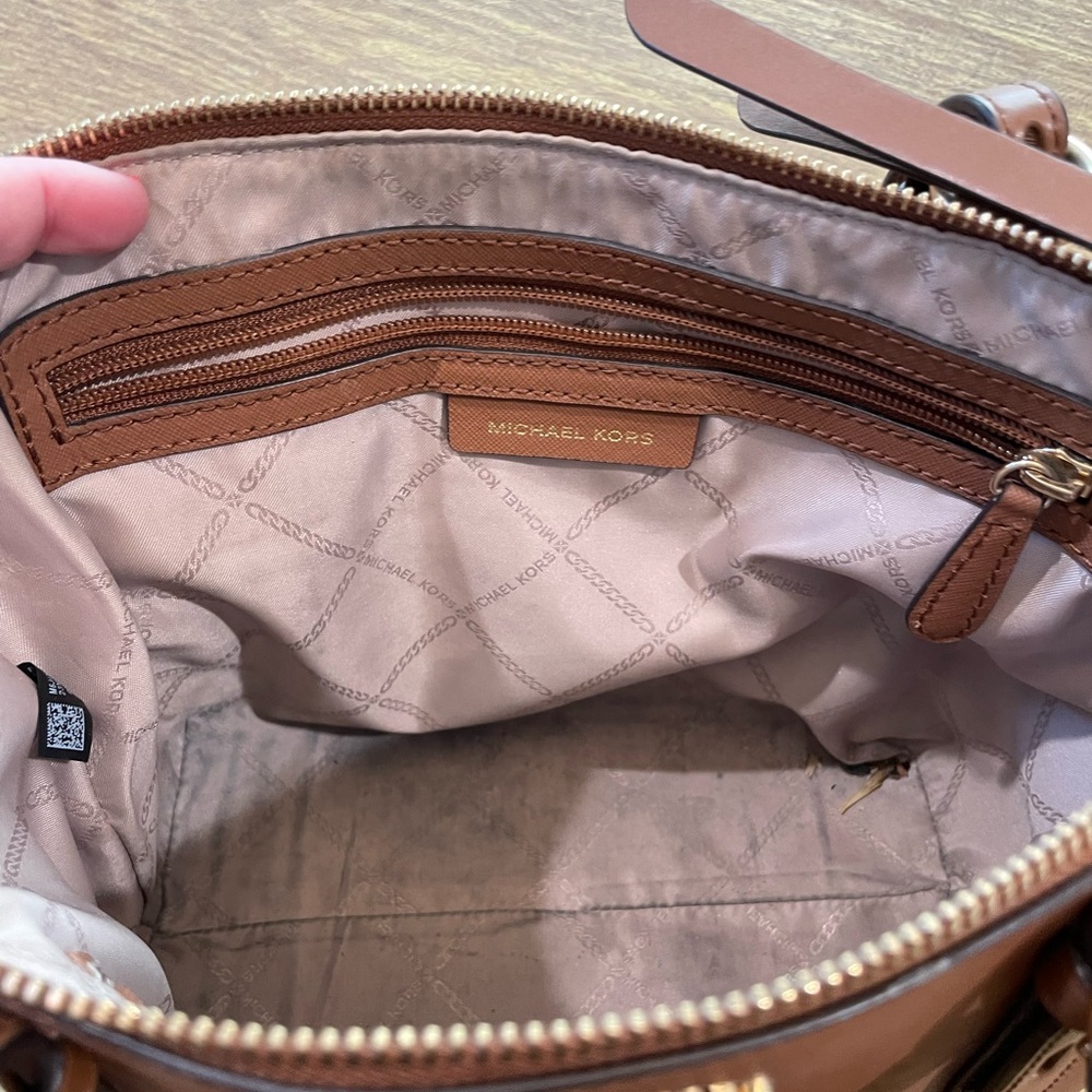 Michael Kors tote - Picture 4 of 6